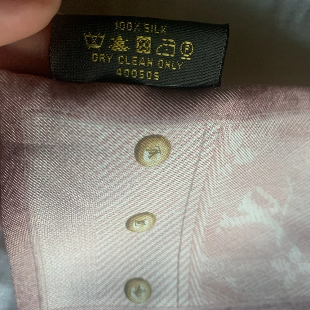 Louis Vuitton Silk Scarf - Picture 6 of 7